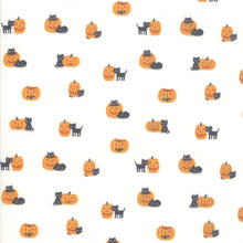 Load image into Gallery viewer, Ghouls and Goodies Cat O&#39;Lantern in Cream, Stacy Iest Hsu, 20684 11
