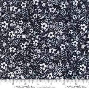 Farm Charm Floral in Kettle Black, Gingiber, Moda Fabrics, 48295 12