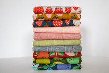 Load image into Gallery viewer, Under the Apple Tree CANVAS Haystack in Pear, Loes Van Oosten, LV305-PE9UC