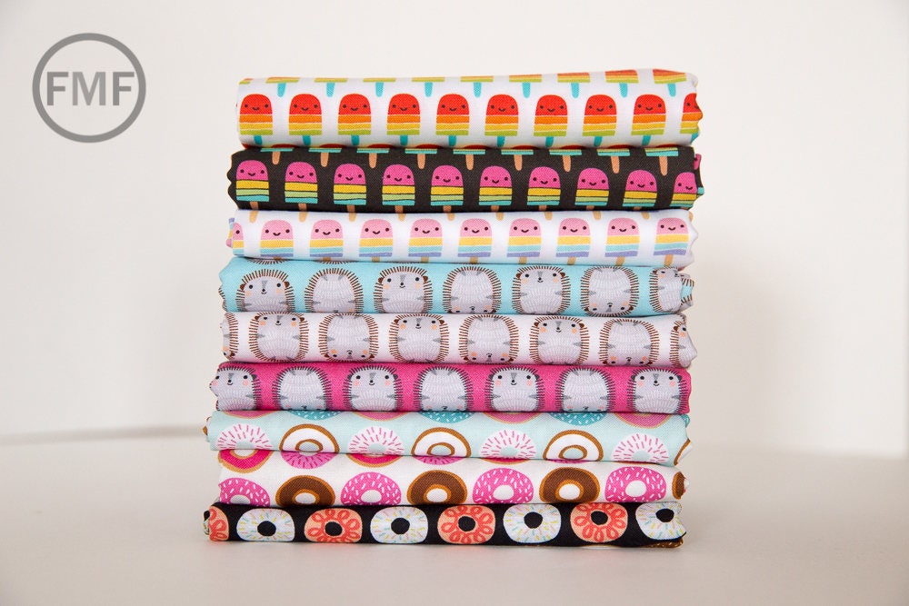 Suzy's Minis 2 Hedgehogs in White, Suzy Ultman, Robert Kaufman Fabrics, 100% Cotton Fabric, ASD-17218-1 WHITE