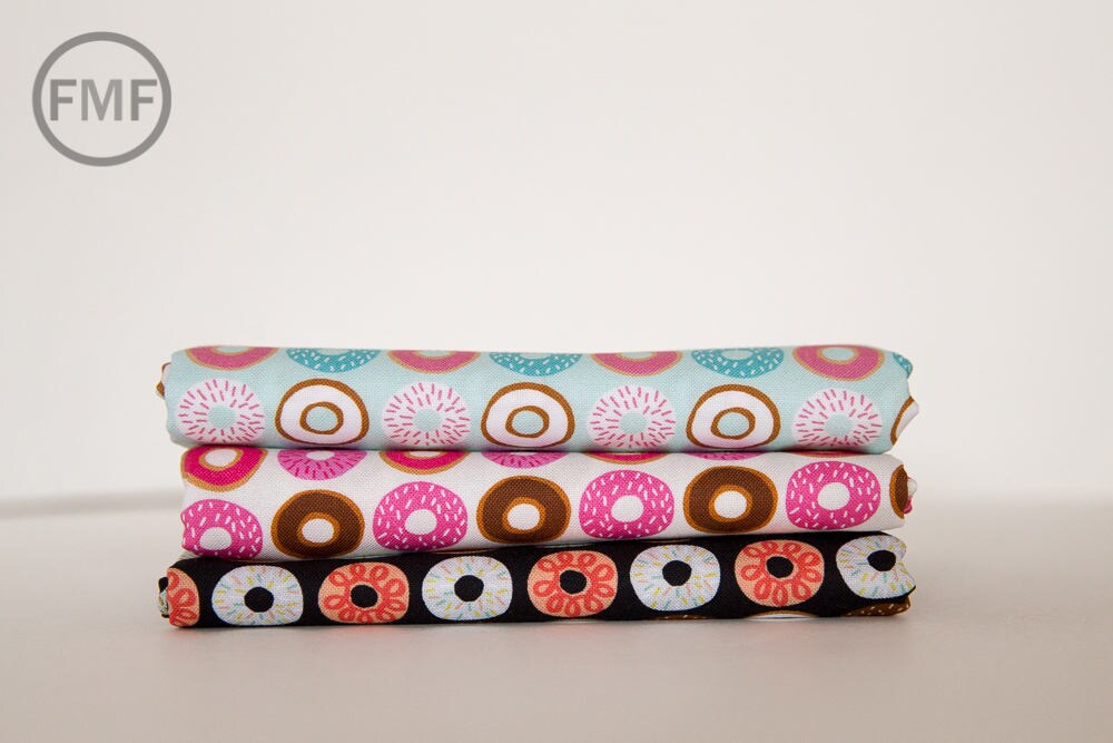 Suzy's Minis 2 Donuts in Aqua, Suzy Ultman, Robert Kaufman Fabrics, 100% Cotton Fabric, ASD-17217-70 AQUA