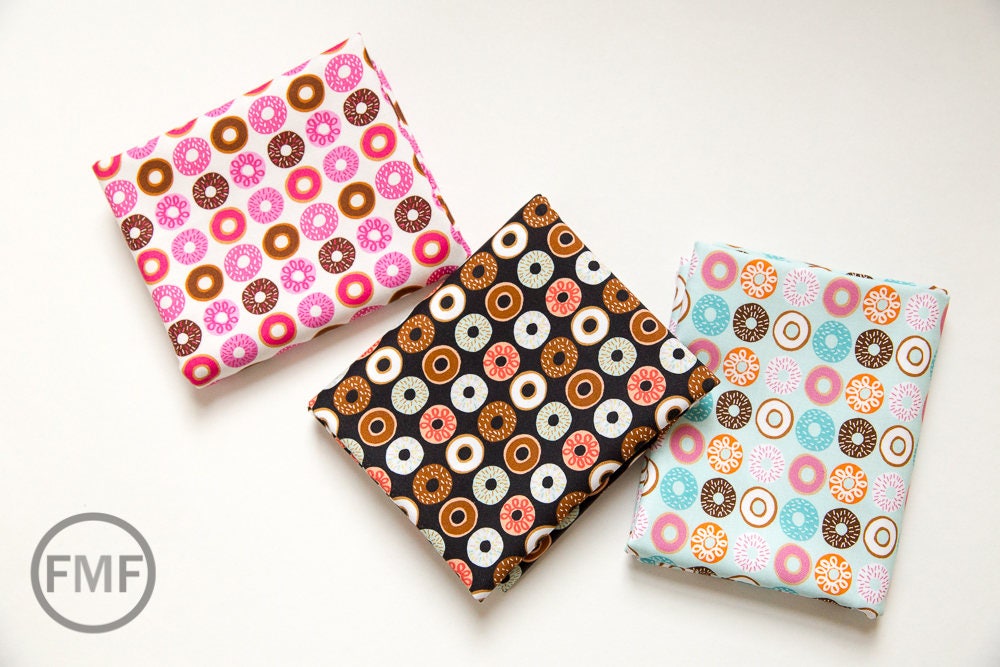 Suzy's Minis 2 Donuts in Black, Suzy Ultman, Robert Kaufman Fabrics, 100% Cotton Fabric, ASD-17217-2 BLACK