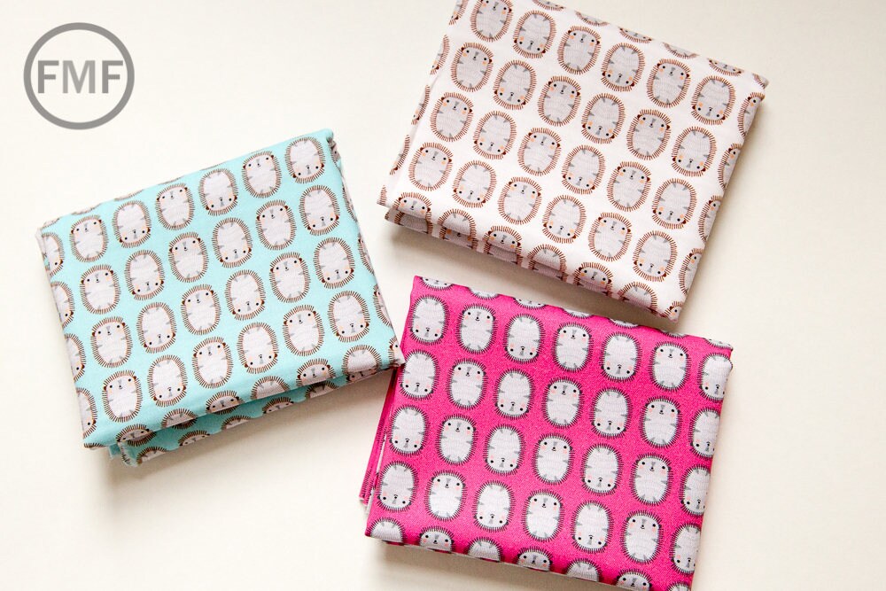 Suzy's Minis 2 Hedgehogs in White, Suzy Ultman, Robert Kaufman Fabrics, 100% Cotton Fabric, ASD-17218-1 WHITE