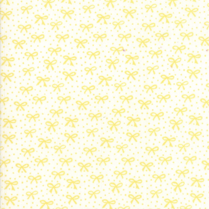 Best Friends Forever Just a Pretty Bow in White and Yellow, Stacy Iest Hsu, 100% Cotton Fabric, Moda Fabrics, 20627 23