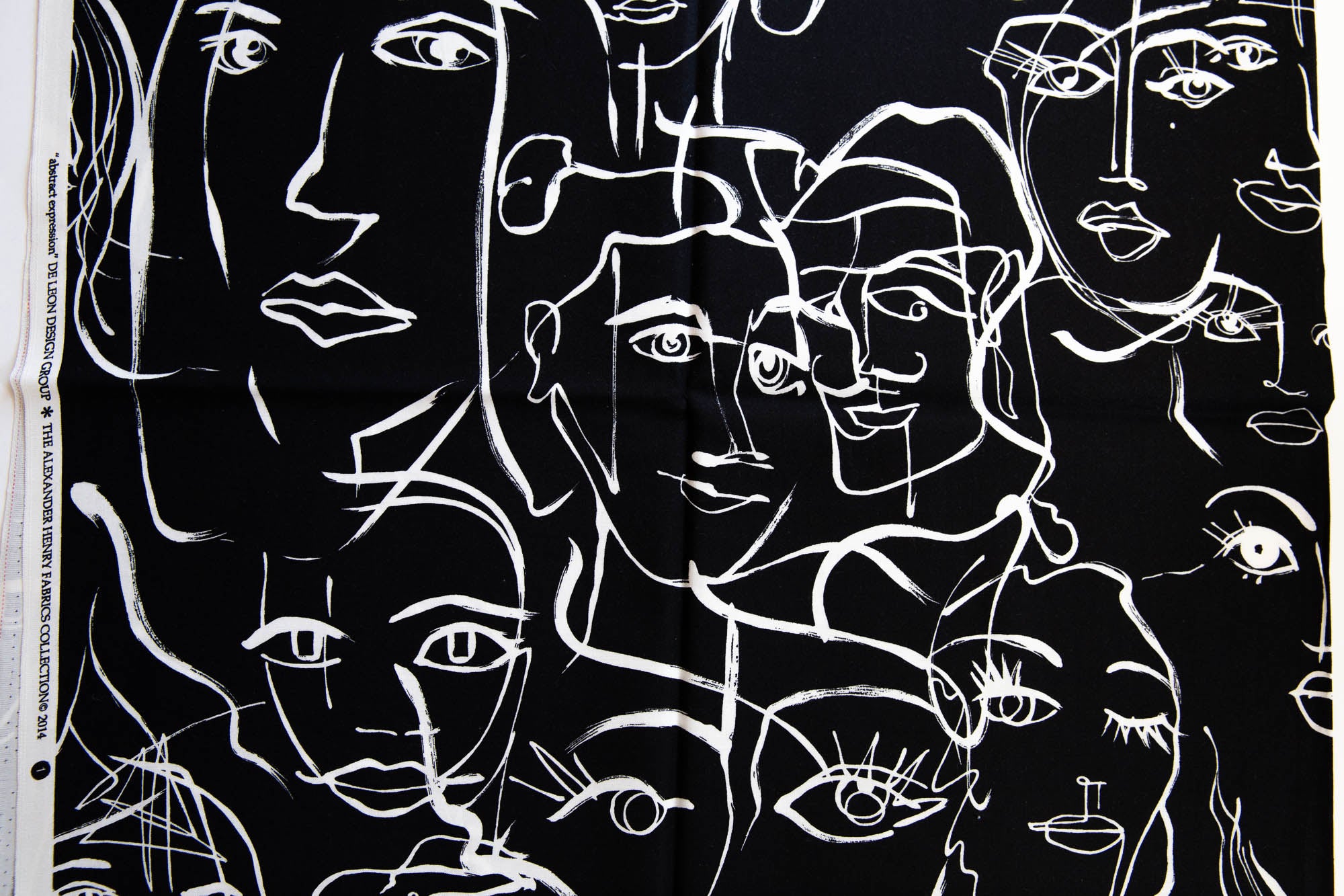 Abstract Expression, Black and White, De Leon Design Group DE#8255 B