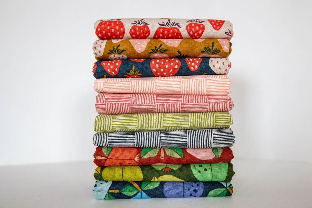 Under the Apple Tree CANVAS Haystack in Summer Peach, Loes Van Oosten, LV305-SP5C