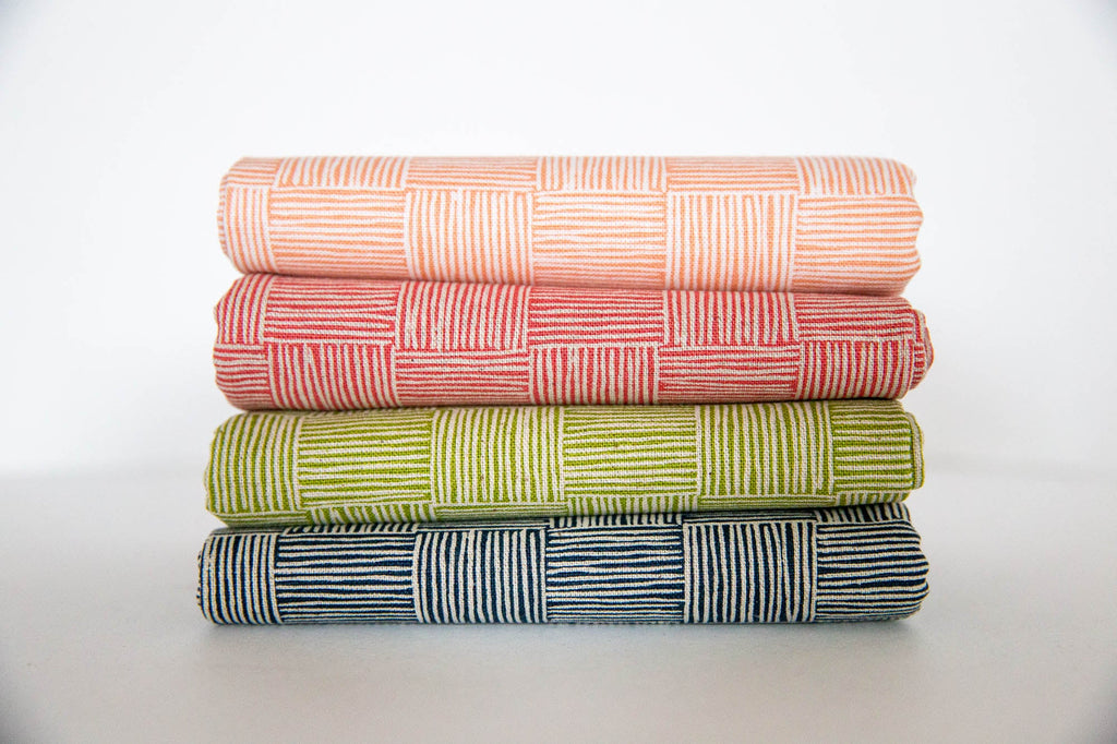 Under the Apple Tree CANVAS Haystack Bundle, Loes Van Oosten, LV305