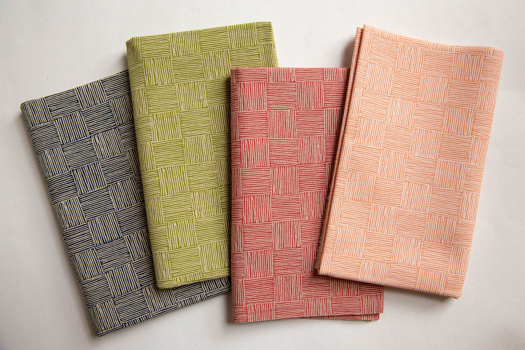 Under the Apple Tree CANVAS Haystack Bundle, Loes Van Oosten, LV305